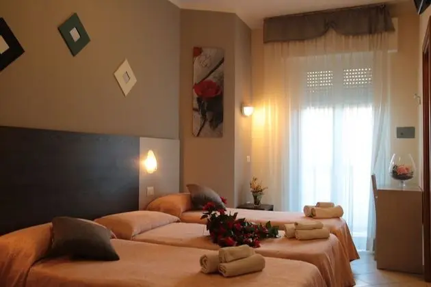 Üç Kişilik Oda