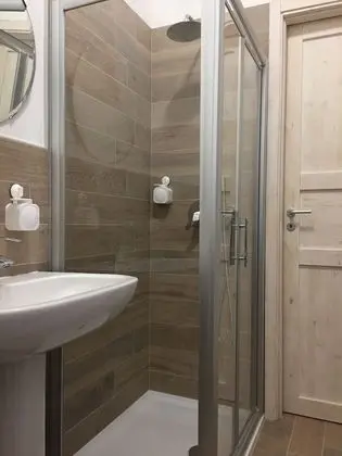 Club Tek Büyük Yataklı Oda