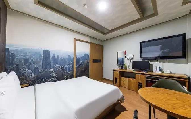 Oda (General taxi (Netflix available))