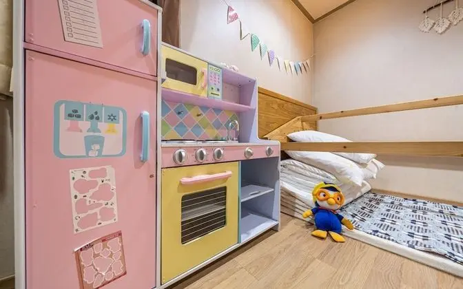 Oda (Family (Kids Room))