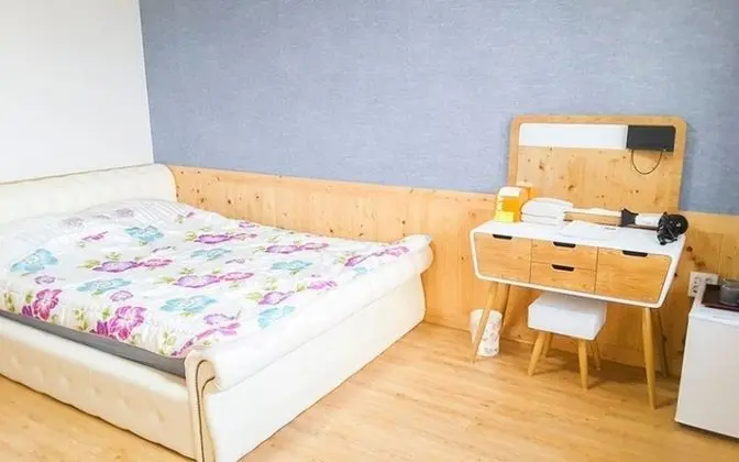 Oda (Room 203)