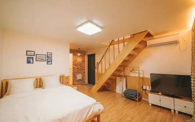 Oda (Room 201)