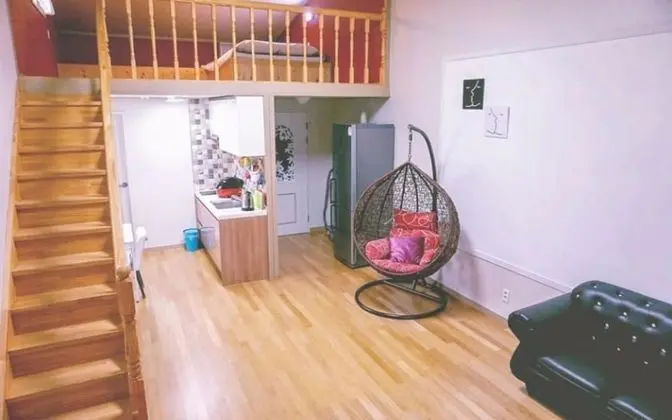 Oda (73m Duplex Type (modern red room))