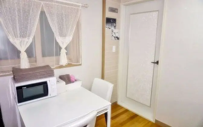 Oda (73m Duplex Type (modern red room))