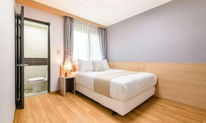 27PY Deluxe Room (Accessibility Features)