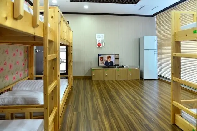 Ortak Ranzalı Oda, Sadece kadınlar için (6 persons)