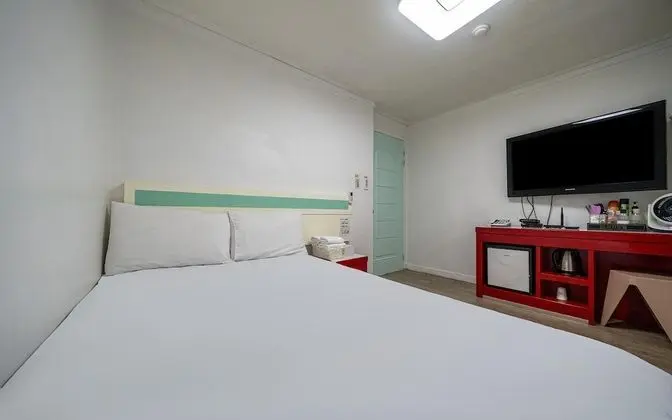 Oda (General Room A-1 (Netflix viewing ava)