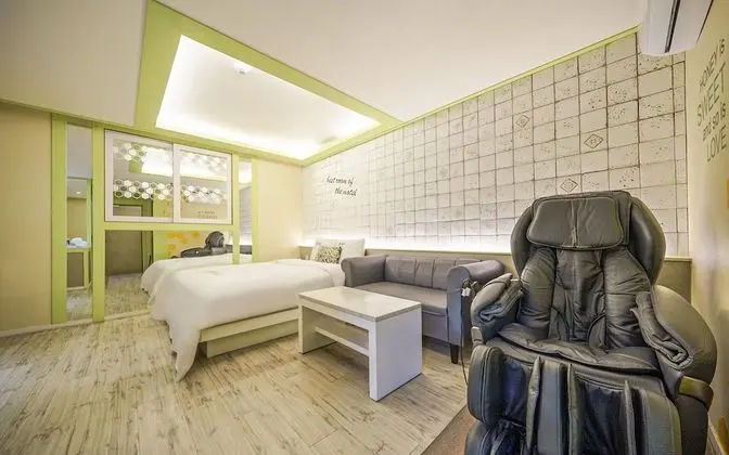 Oda (VIP room - 1st room parking / Netflix)