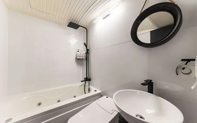 Oda (Business Room (2 beds Netflix availab)