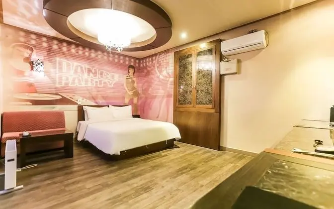 Oda (Special Room)