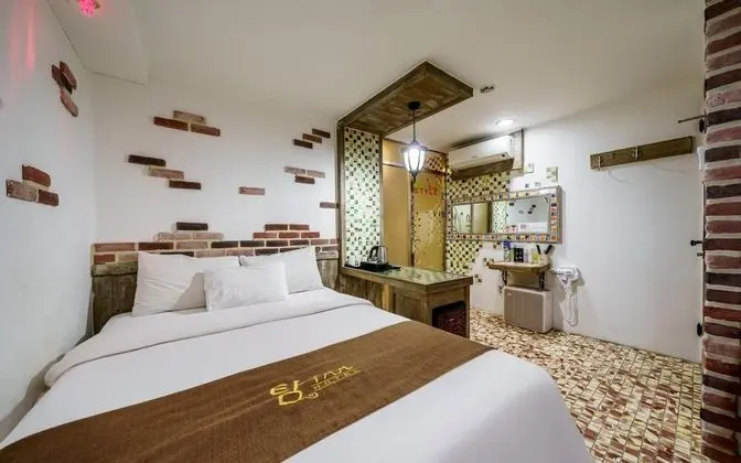 Oda (Standard Room (Must Inquire In-advanc)