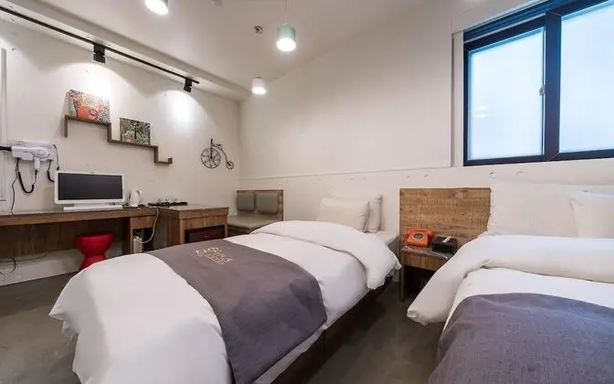 Oda (Twin (Must Inquire In-advance for Con)