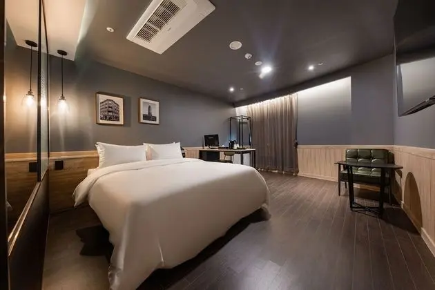 Deluxe Tek Büyük Yataklı Oda