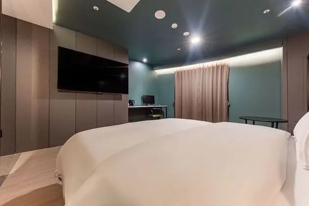 Deluxe Tek Büyük Yataklı Oda