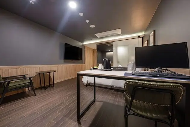 Deluxe Tek Büyük Yataklı Oda