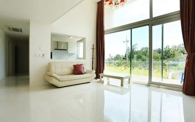 Oda (Room 201 (multiple floors large rooms)