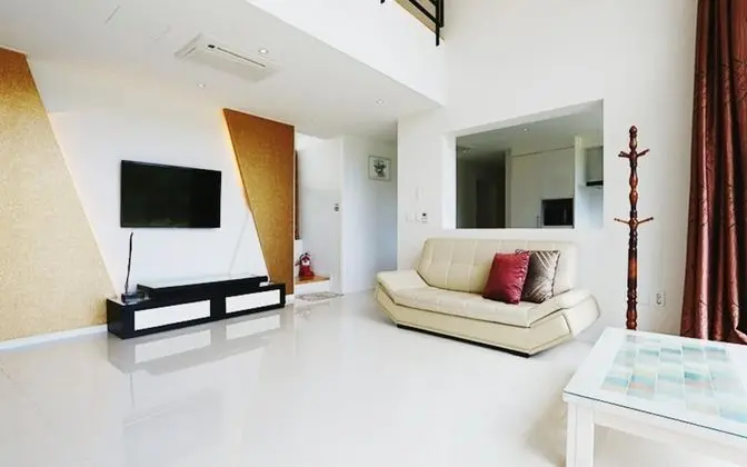 Oda (Room 201 (multiple floors large rooms)