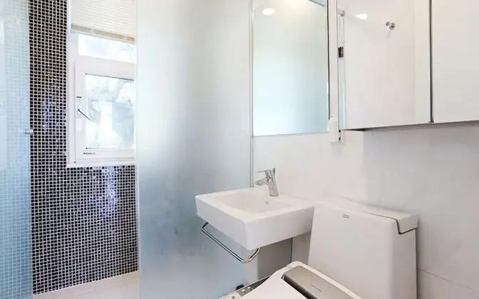 Oda (Room 201 (multiple floors large rooms)