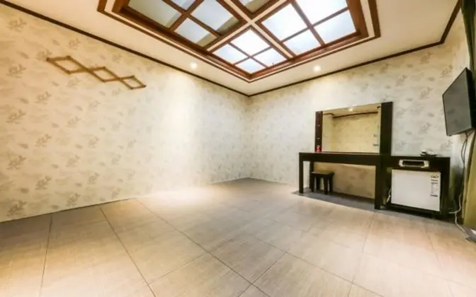 Oda (Large Ondol Room)