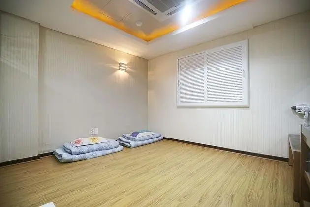 Oda (Korean-style Ondol Room)