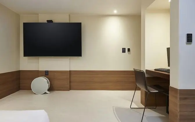 Oda (Premium movies (75"TV Netflix Wave av)