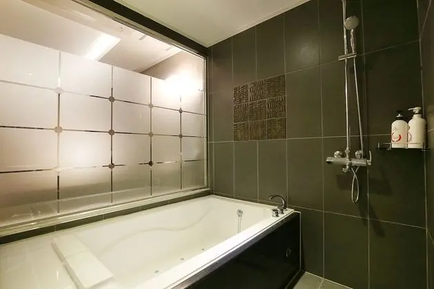 Oda (Drive-in (King Bed Jetted Spa Bidet P)
