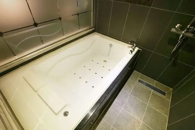 Oda (Drive-in (King Bed Jetted Spa Bidet P)