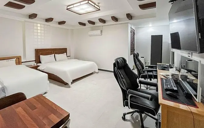 Oda (Special room (75 TV Netflix Wave YouT)