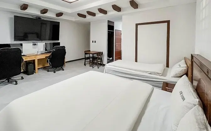 Oda (Special room (75 TV Netflix Wave YouT)
