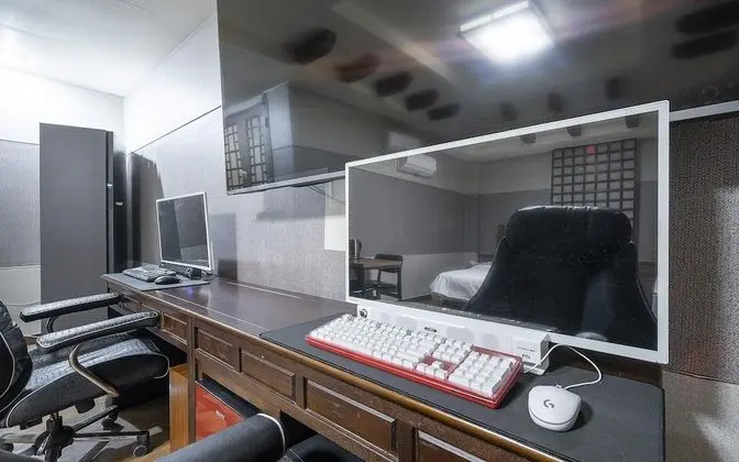 Oda (Special room (75 TV Netflix Wave YouT)