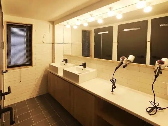 Design Ortak Ranzalı Oda, Sadece kadınlar için