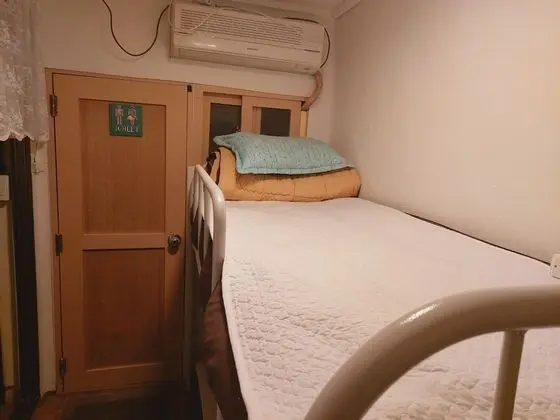 Shared Dormitory, Women only with Ensuite Bathroom (4 people, Foreigners Only)