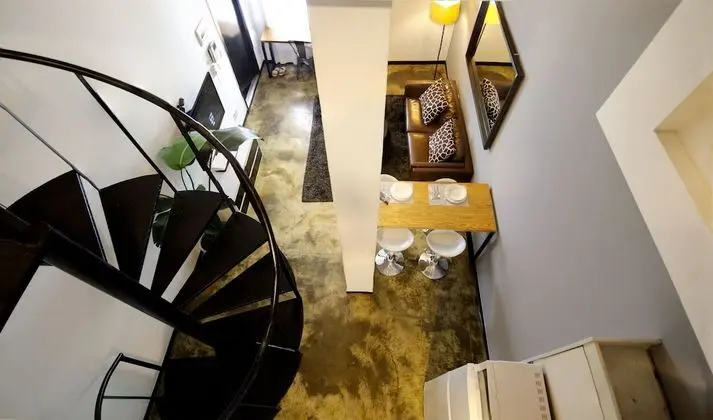 DUPLEX LOFT (No Children allowed)