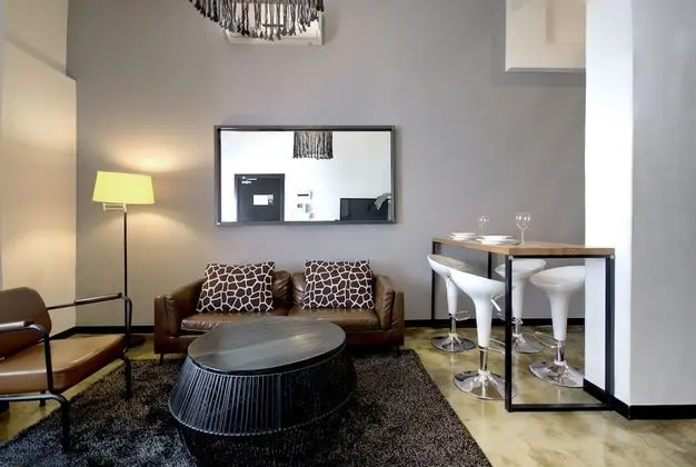 DUPLEX LOFT (No Children allowed)