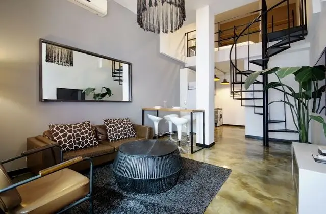 DUPLEX LOFT (No Children allowed)
