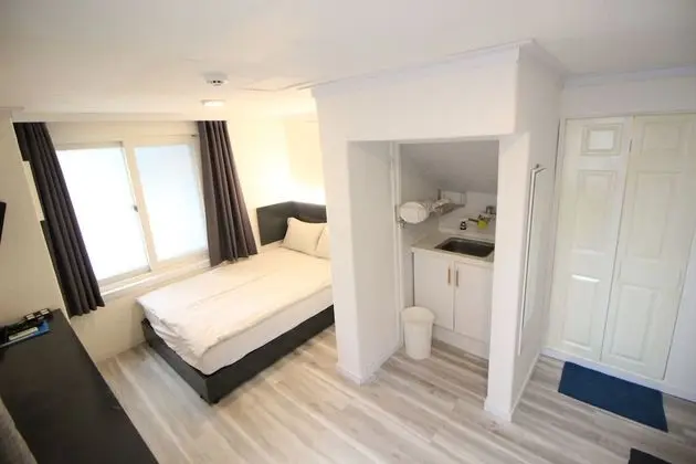 Deluxe Tek Büyük Yataklı Oda, 1 Çift Kişilik Yatak ve Çekyat (non-Korean nationals only)
