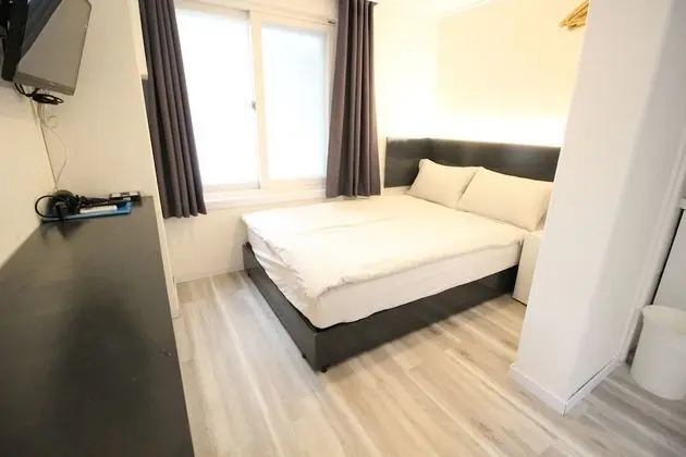 Deluxe Tek Büyük Yataklı Oda, 1 Çift Kişilik Yatak ve Çekyat (non-Korean nationals only)