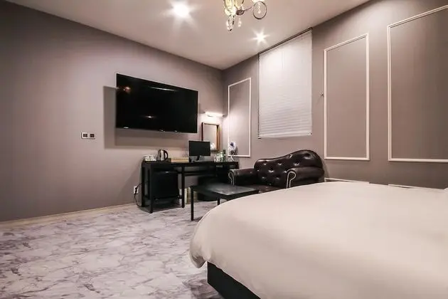 Standard Tek Büyük Yataklı Oda