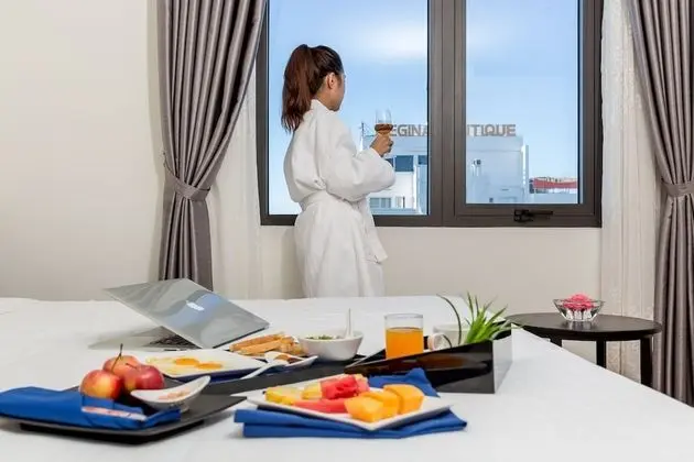 Deluxe Tek Büyük Yataklı Oda