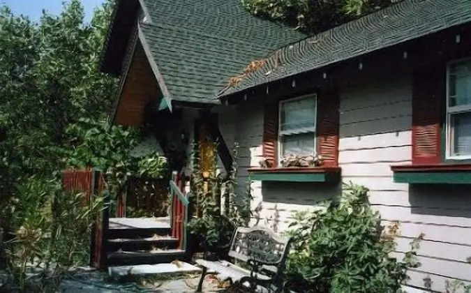 2 Bedroom Cottage