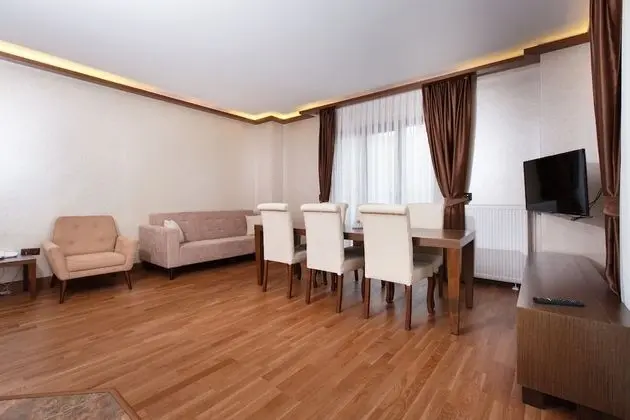 Standard Room With Kitchen (Basement Floor)