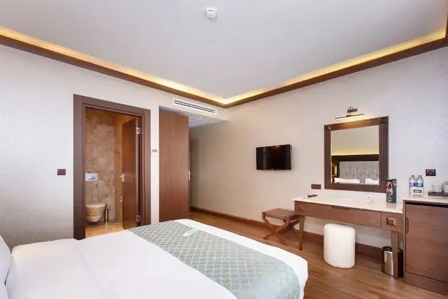 Two Connecting Double Rooms (Basement Floor)