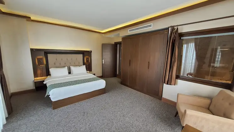 Junior Suite Custom Oda
