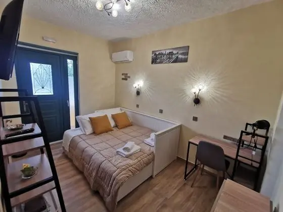 Tek Büyük Yataklı Oda (No 4)