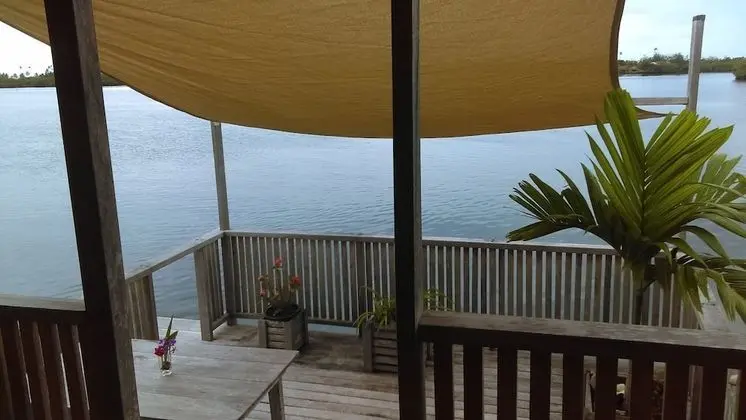 Bungalov, Ortak Banyo, Deniz Üstü