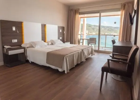 Family Oda, Balkon, Deniz Manzaralı (2 adults + 2 children)