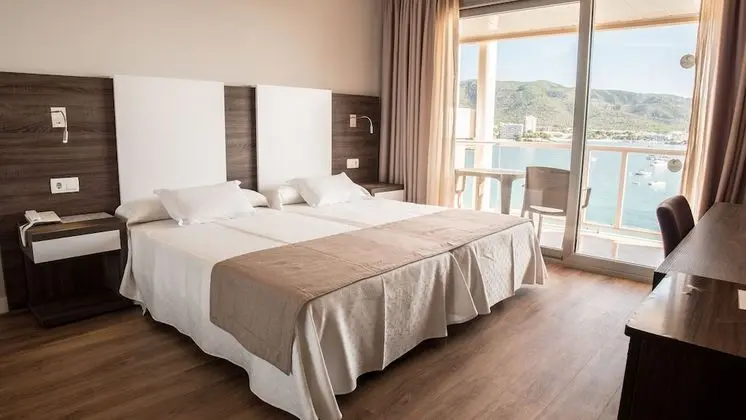 Family Oda, Balkon, Deniz Manzaralı (2 adults + 2 children)