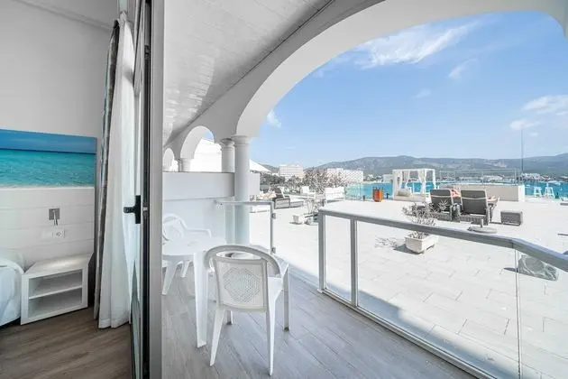 Family Oda, Balkon, Deniz Manzaralı (2 adults + 2 children)