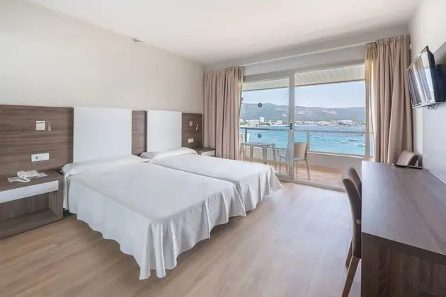 Tek Büyük Yataklı Oda, Balkon, Deniz Manzaralı (high floor, 1 adult + 2 children)