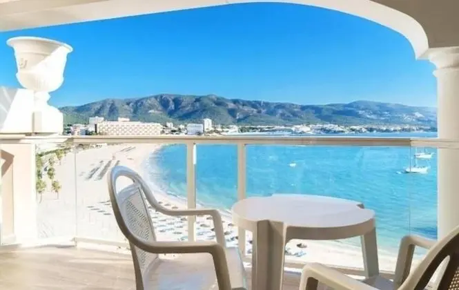 Tek Büyük Yataklı Oda, Balkon, Deniz Manzaralı (high floor, 1 adult + 2 children)